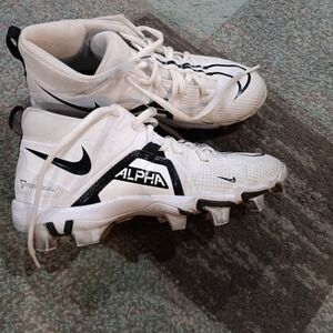 Nike White and Black Sneakers with Chunky Design